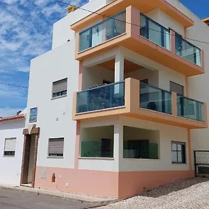 Edifício Tomás , Ferragudo (Faro) Portugal